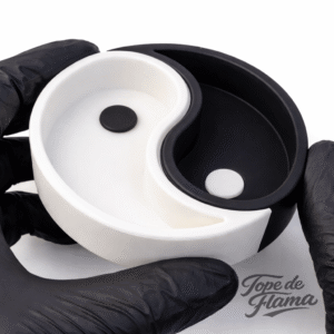 Cenicero Ying Yang