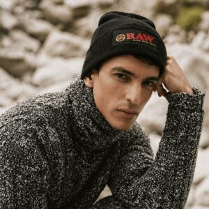 Gorro de Lana RAW Negro con bolsillo secreto